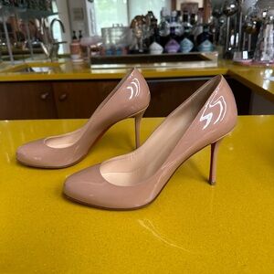 Christian Louboutin Nude Patent Leather Pumps Size 40